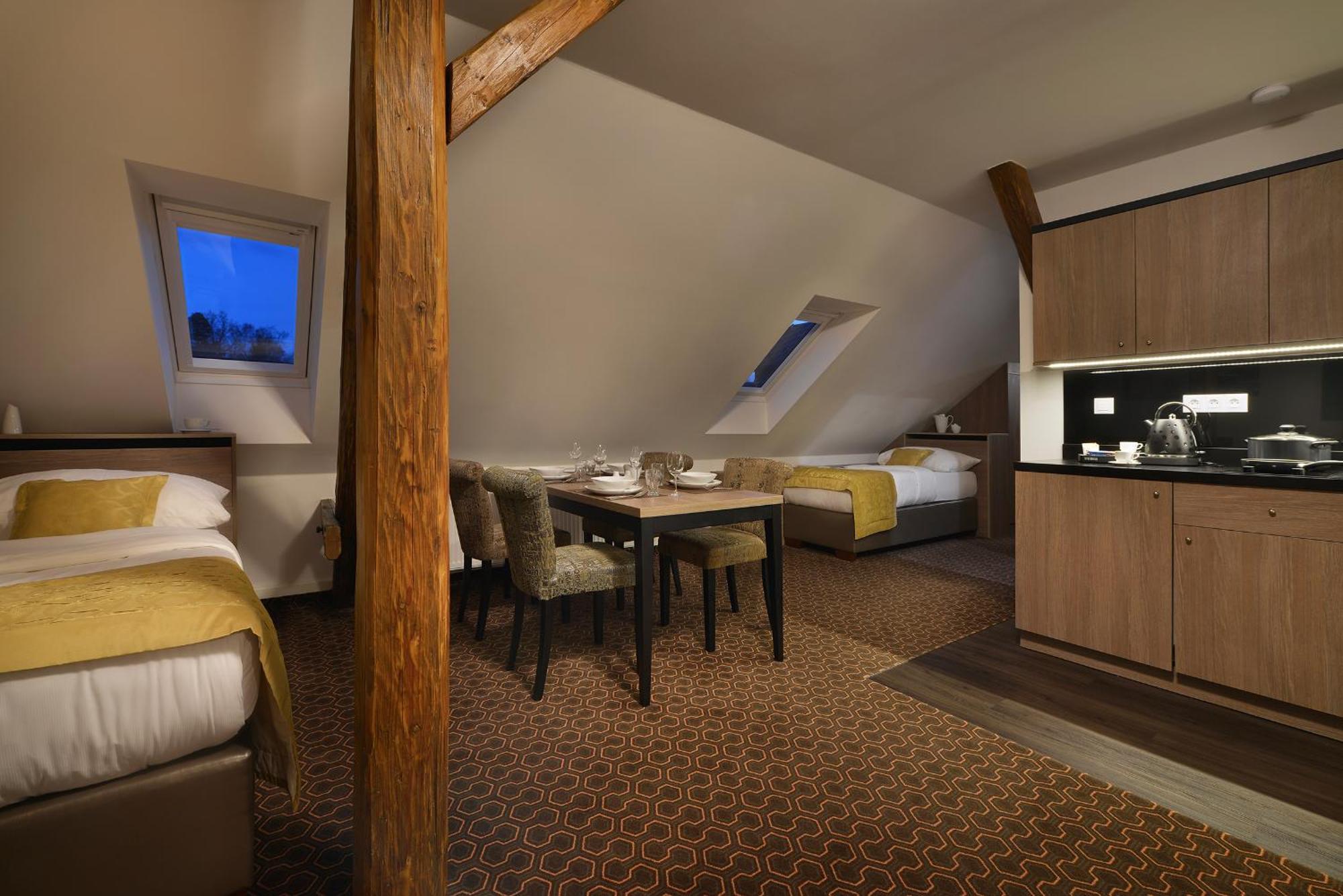 Vysocina Design Apartments Hlinsko Luaran gambar